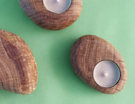 Bougeoirs en chêne en forme de galet elementti